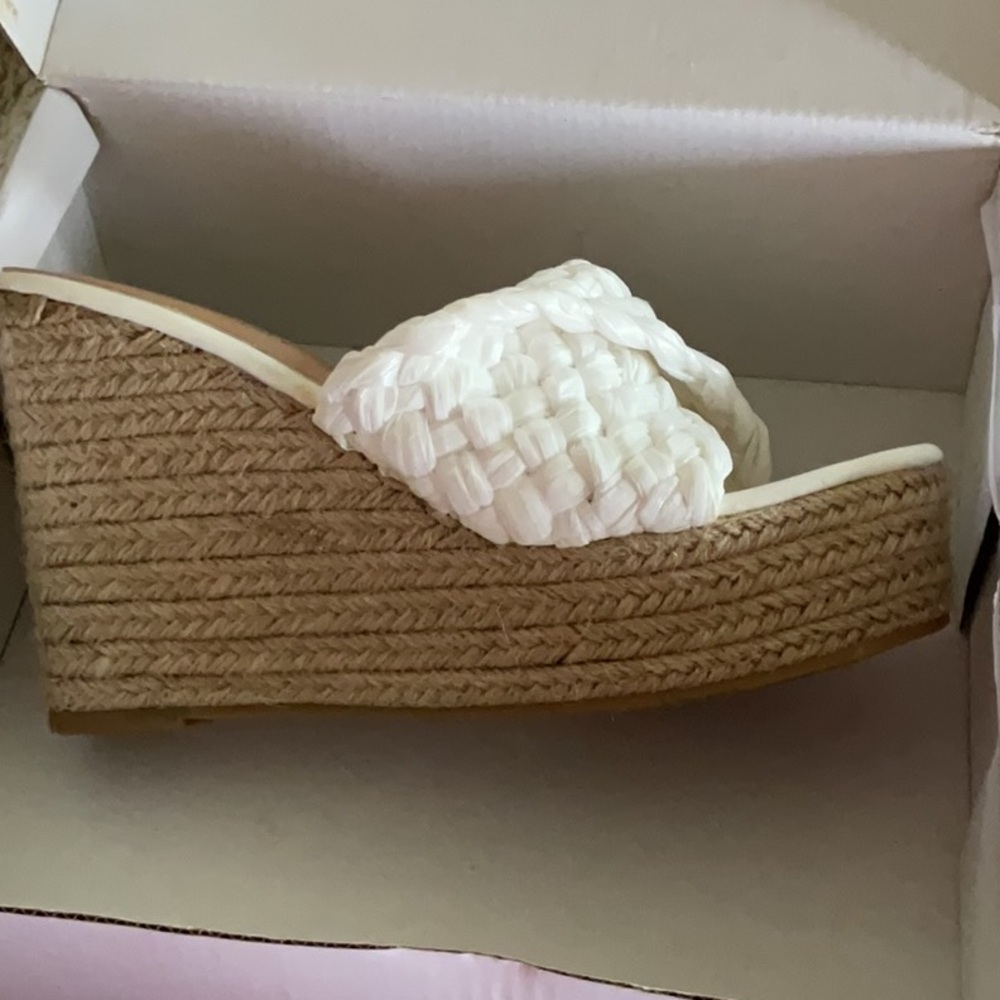 Olivia Miller White and Tan Wedge Shoes with Quilted Design - Picture 4 of 9